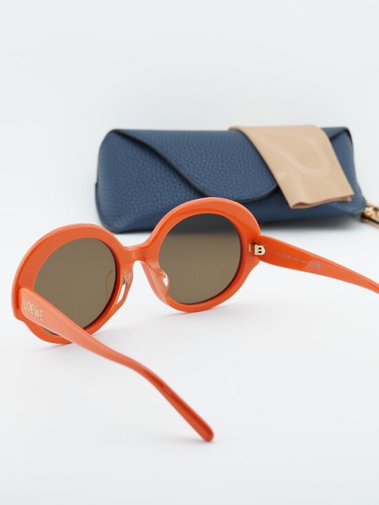 Loewe LW40135F 42E Round Sunglasses – Orange / Brown main image 6